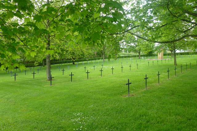P1050201 small Bray sur Somme le cimetière Allemand