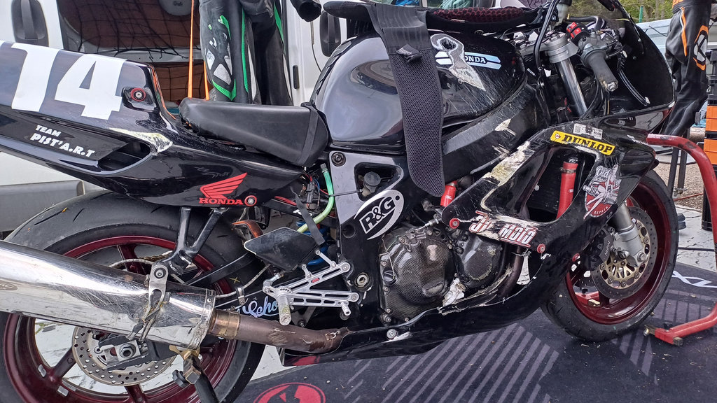 Moto de Jérémy cassée